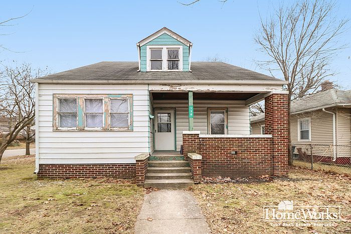1st image of 136 E Fairview Ave