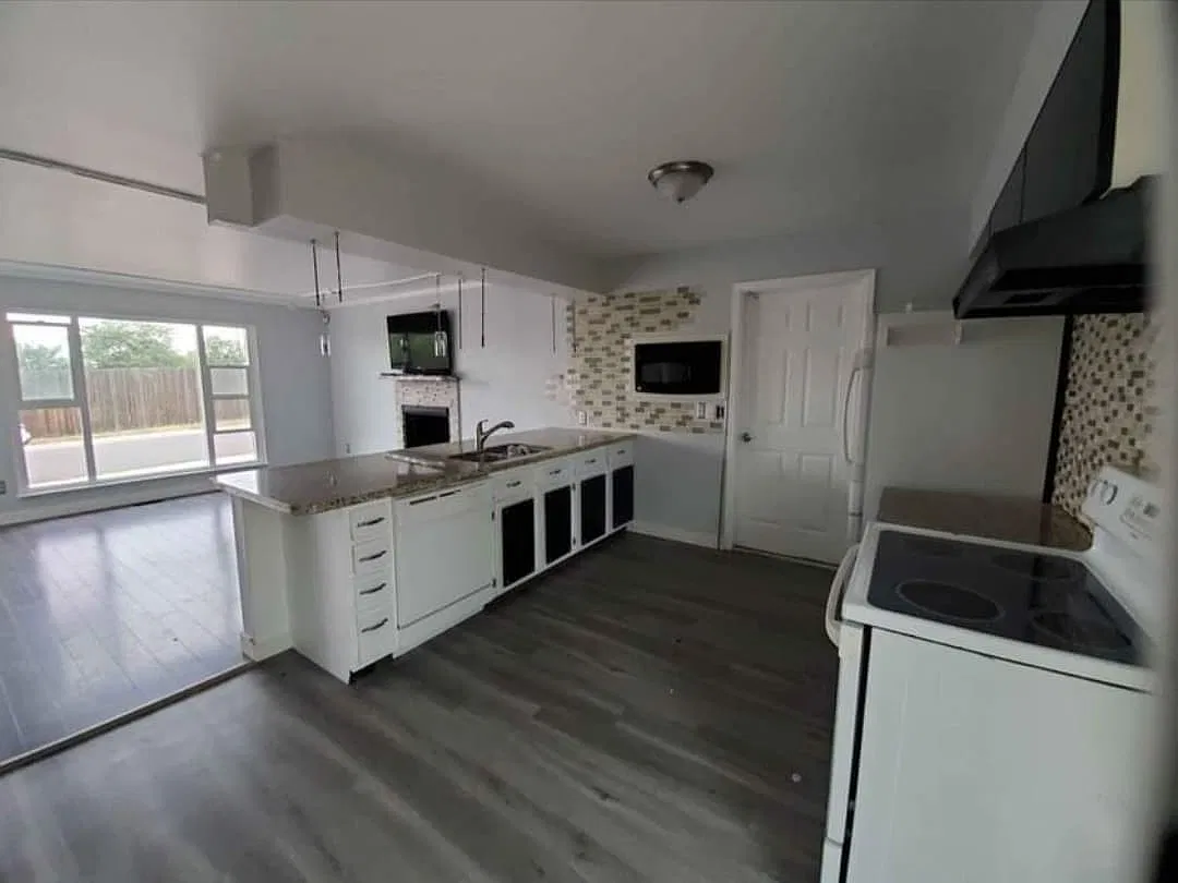 4 bed, 2100 sqft, $2,650 — Photo 2