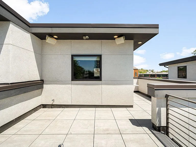1751 W 40th Ave — Photo 32