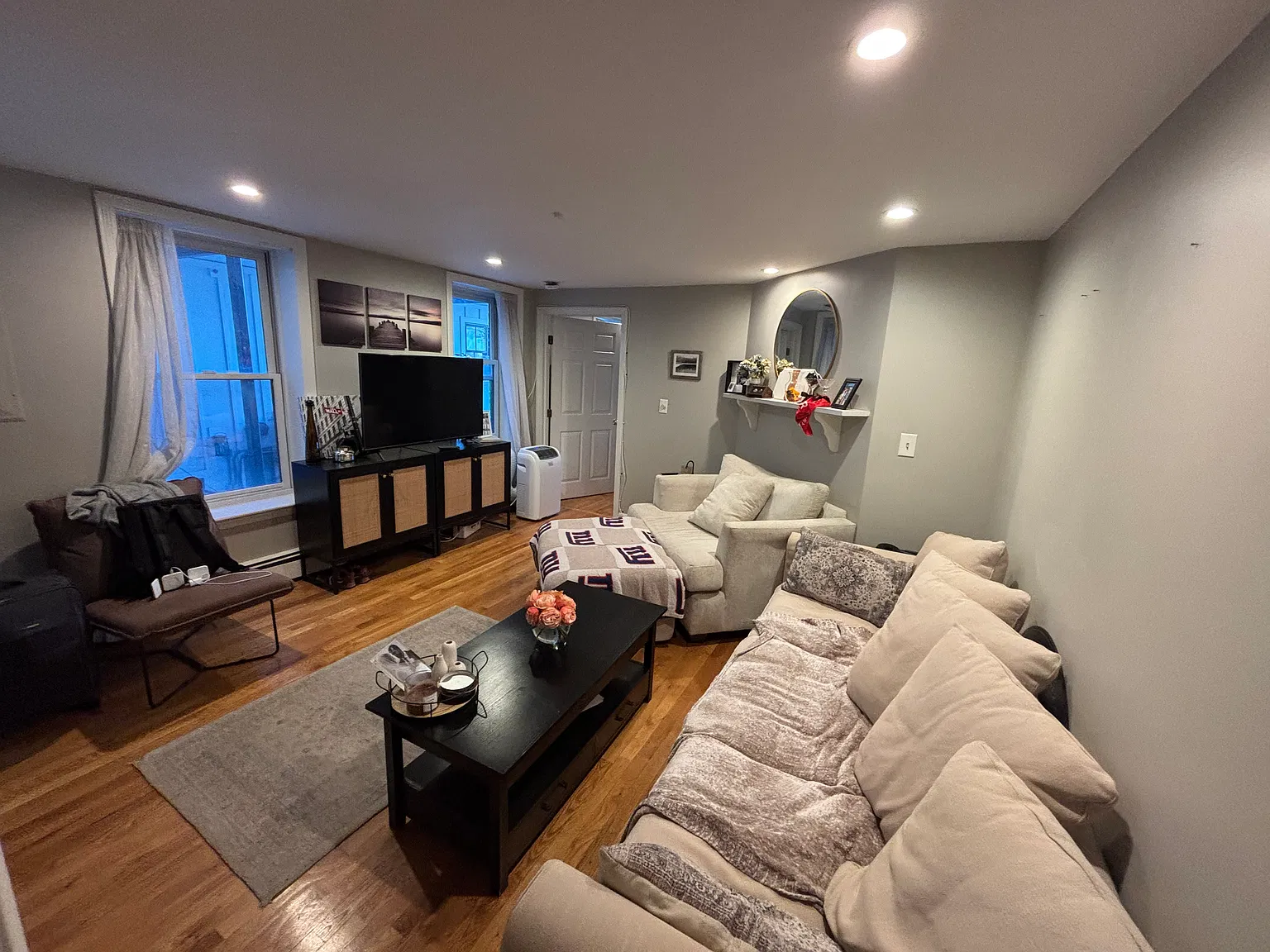 516 E Broadway — Photo 3