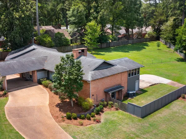 1525 Brobridge Dr, Jackson, MS 39211