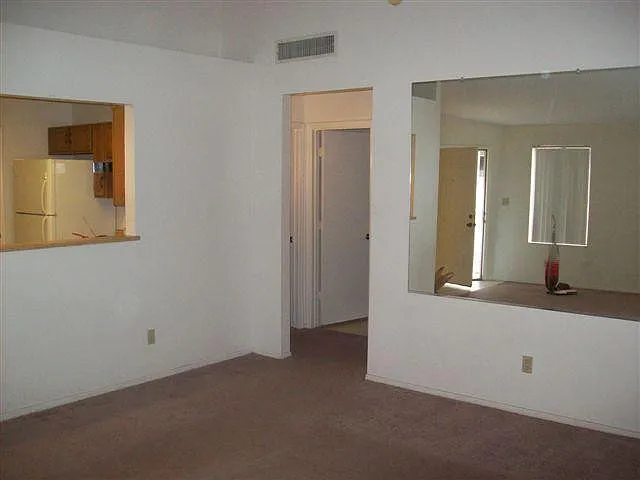 3122 E Topeka Dr — Photo 4