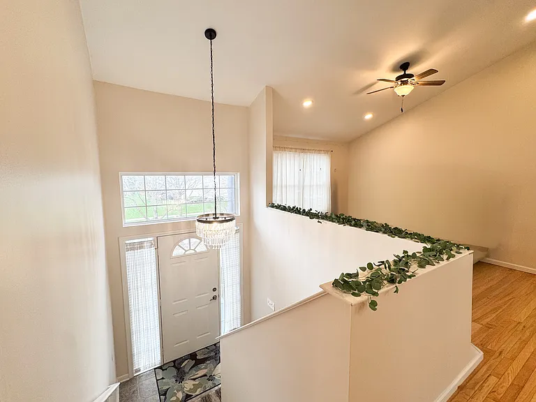 915 Huntclub Blvd — Photo 2