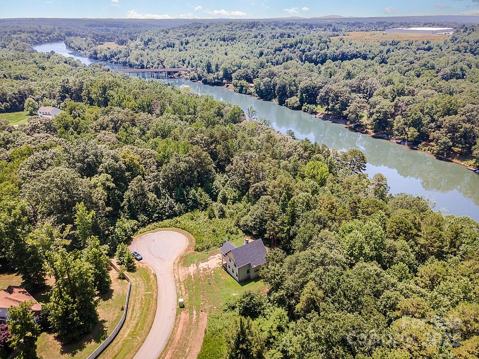 1st image of 160 Slate Dr