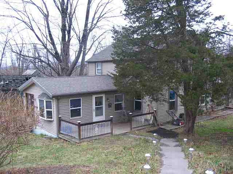 3rd image of 126 OLD SCHAGHTICOKE Road