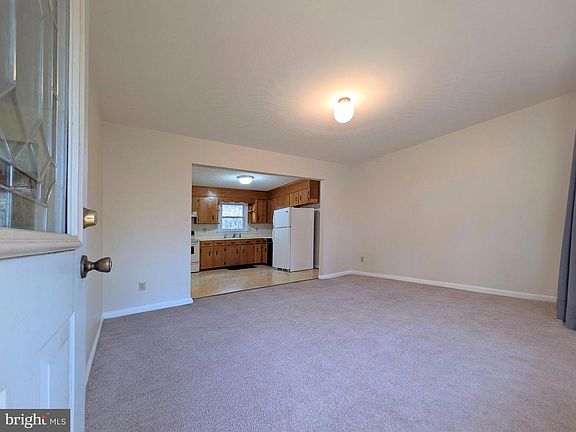 5th image of 271 Rambling Rd