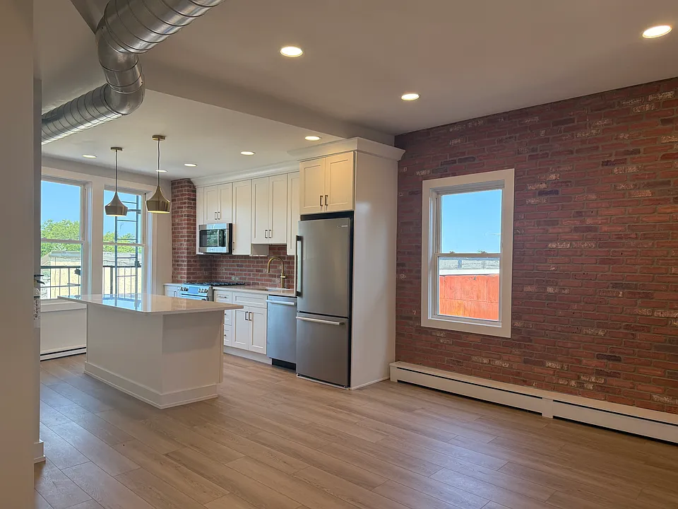 26 Main St #6