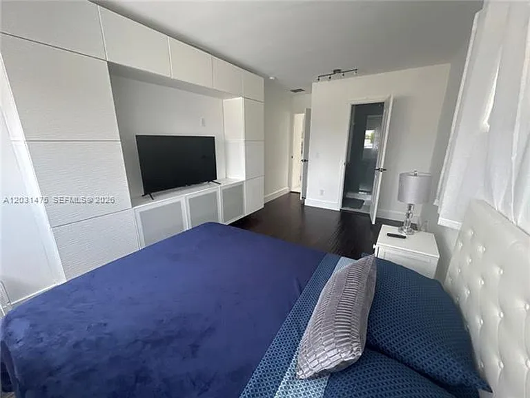 21230 NE 24th Ct — Photo 23