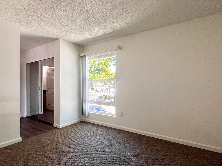 Orange Plaza Villa Apartments — Photo 23