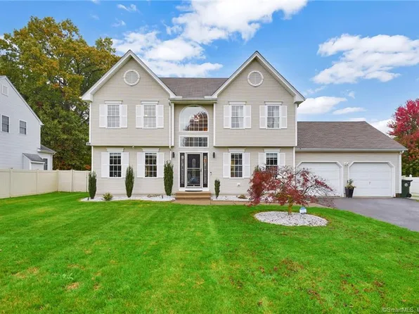 39 Acorn Drive, Windsor Locks, CT 06096