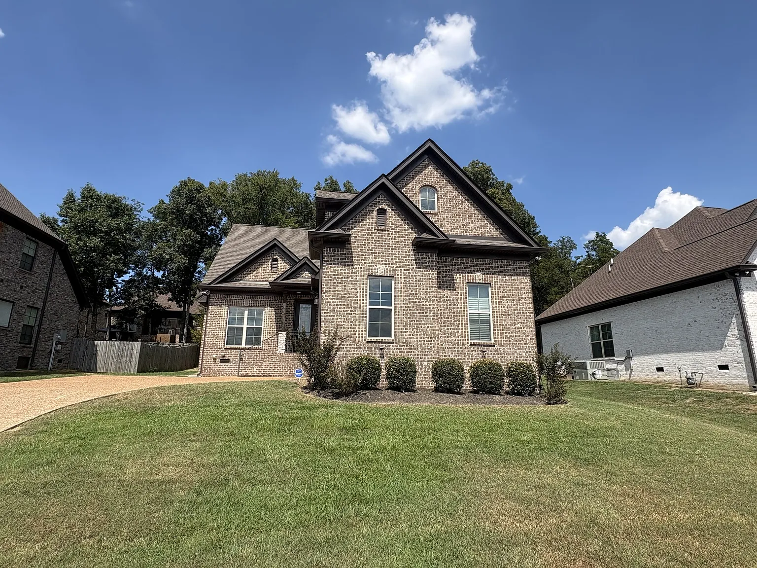 4 bed, 2.5 bath, 2227 sqft, $2,950 — Photo 3