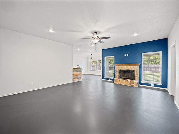 3rd image of 229 Firefly Dr
