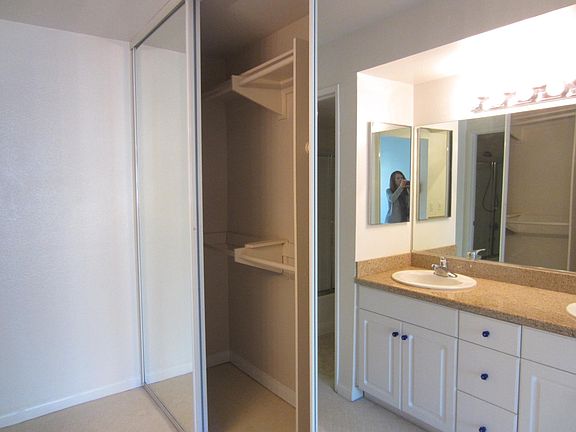 5th image of 5530 Owensmouth Ave APT 201