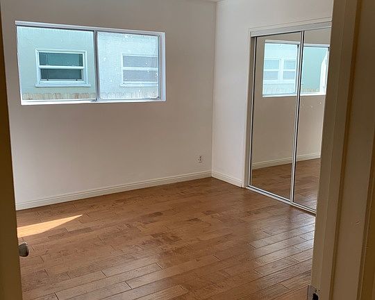 5th image of 1012 Hill St #3