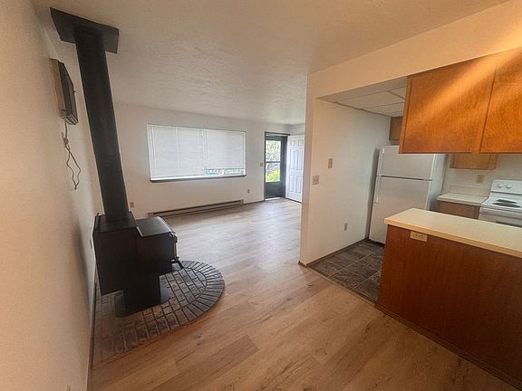 3rd image of 824-830 E North Ave #824