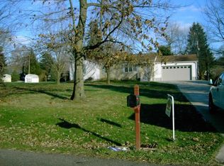 3220 Dale Rd, Zanesville, OH 43701