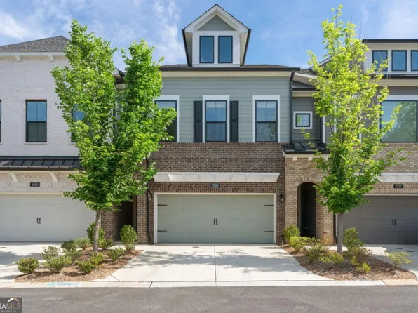 1040 Harper Dr, Roswell, GA 30076