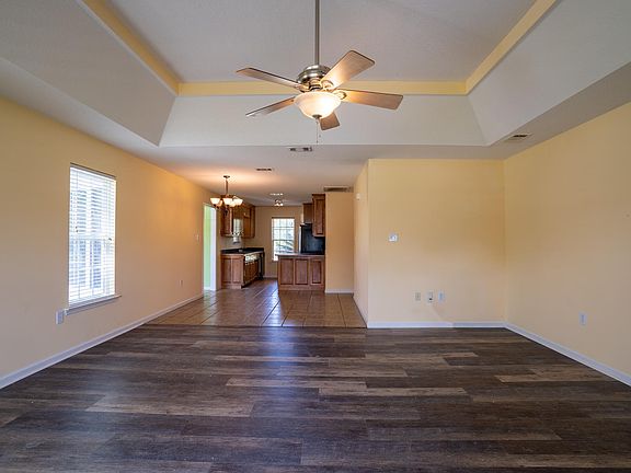 4th image of 4354 Sandy Springs Dr