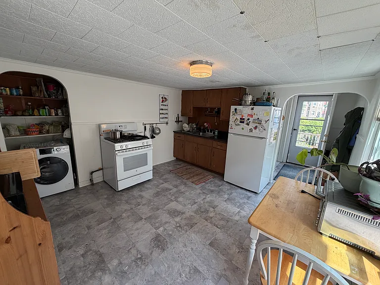 18 Tremont St #2L — Photo 5