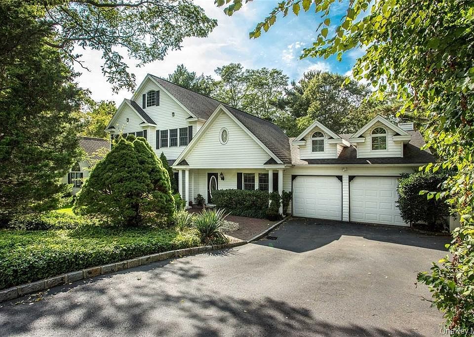 1st image of 39 Hunting Hill Drive