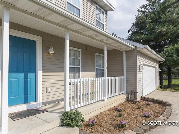 2nd image of 410 Summit Ave NE