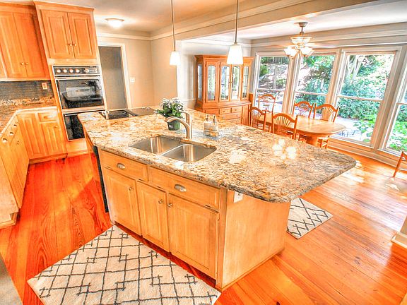 5th image of 106 Independence Dr