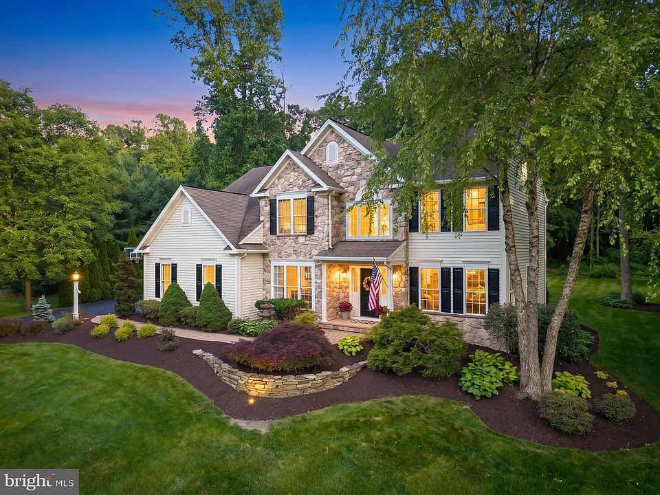 1st image of 100 Pine Tree Dr