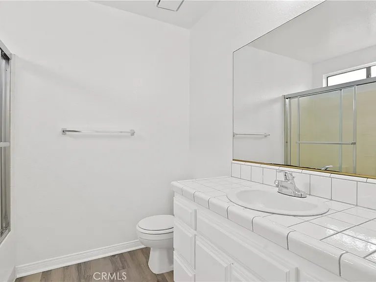 1052 Belmont Ave #B — Photo 13