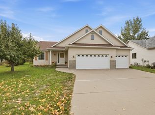 5524 Knollwood Dr, Saint Cloud, MN 56303