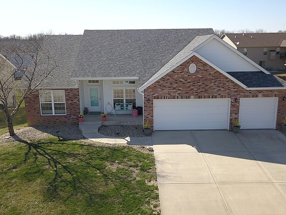 3rd image of 1923 Wellington Ln