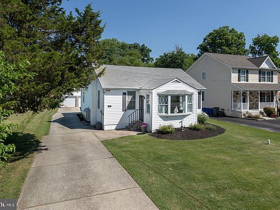 4th image of 1626 Cape May Rd
