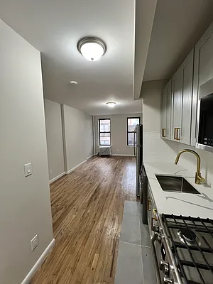 Rented by Mdays Realty | media 7
