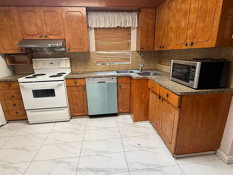 45 Martorino Dr #MAIN FLOOR — Photo 8