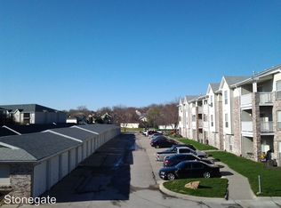 12110 Stonegate Dr APT 201, Omaha, NE 68164
