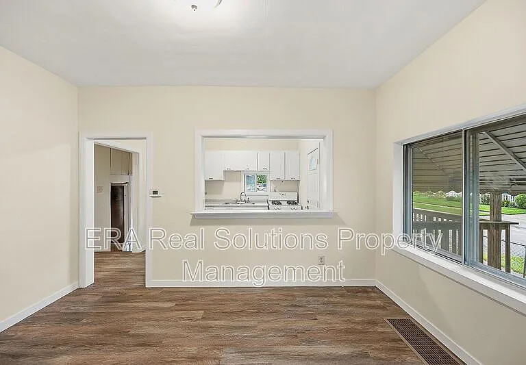 2028 W Galbraith Rd — Photo 23