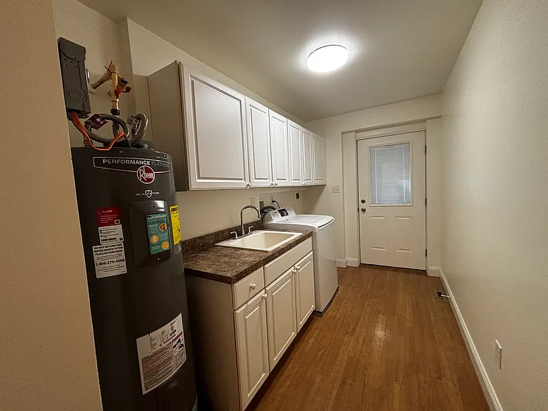 7 Comet Ct — Photo 12