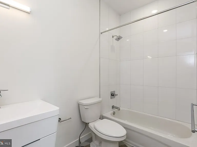 1431 Brown St #5 — Photo 20