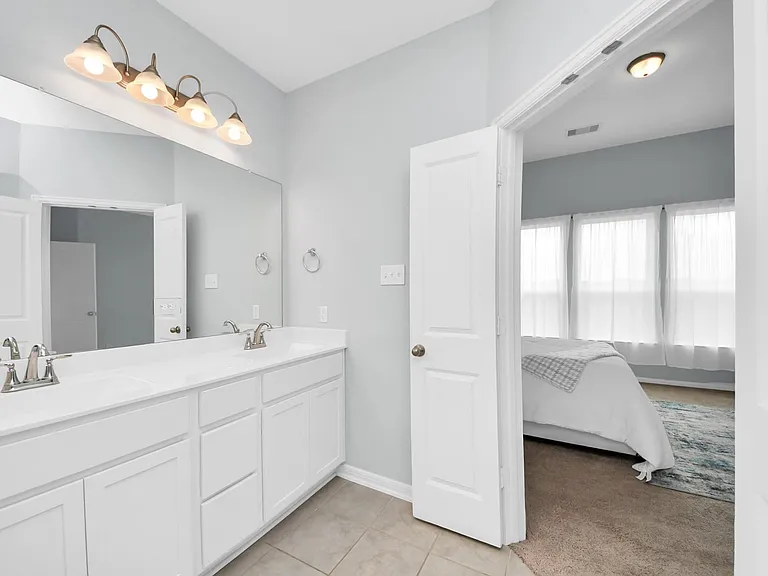 208 Salange Ln — Photo 35