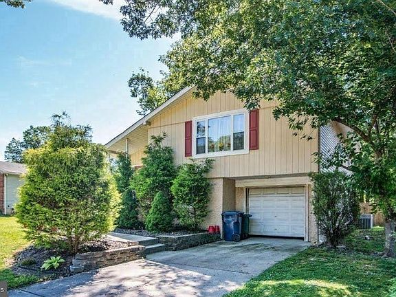 2nd image of 108 Karen Dr