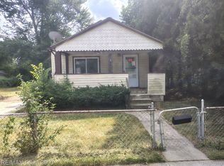 20890 Ridgemont Rd, Harper Woods, MI 48225