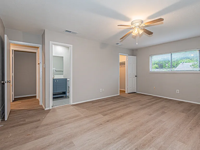 3728 Yosemite Dr — Photo 9