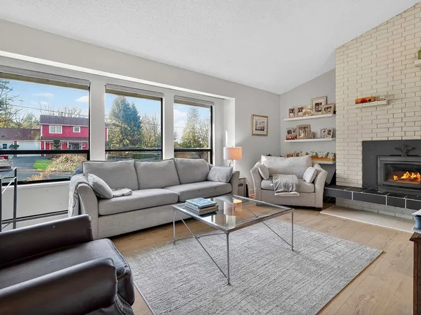 1838 Harbour Dr, Coquitlam, BC V3J 5W7