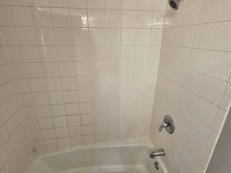 7325 Oakwood Ave #2D — Photo 8