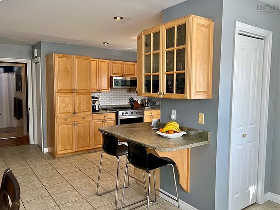 4th image of 33 Oak Rd