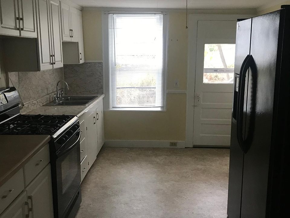 1st image of 31 Court St #1
