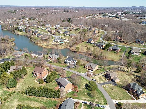 3rd image of 1464 Cuddington Ln