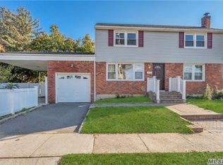 156 Perry St, Hempstead, NY 11550