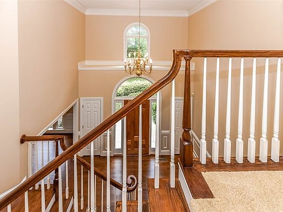 5th image of 609 River Oaks Ln