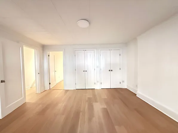 424 Pacific Street image 10 of 19