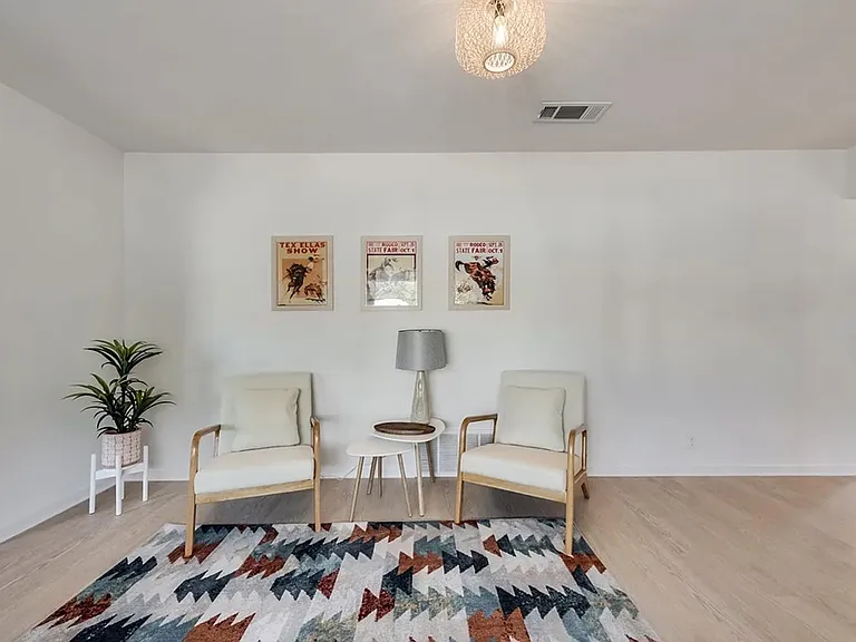 209 Westfork Dr — Photo 6